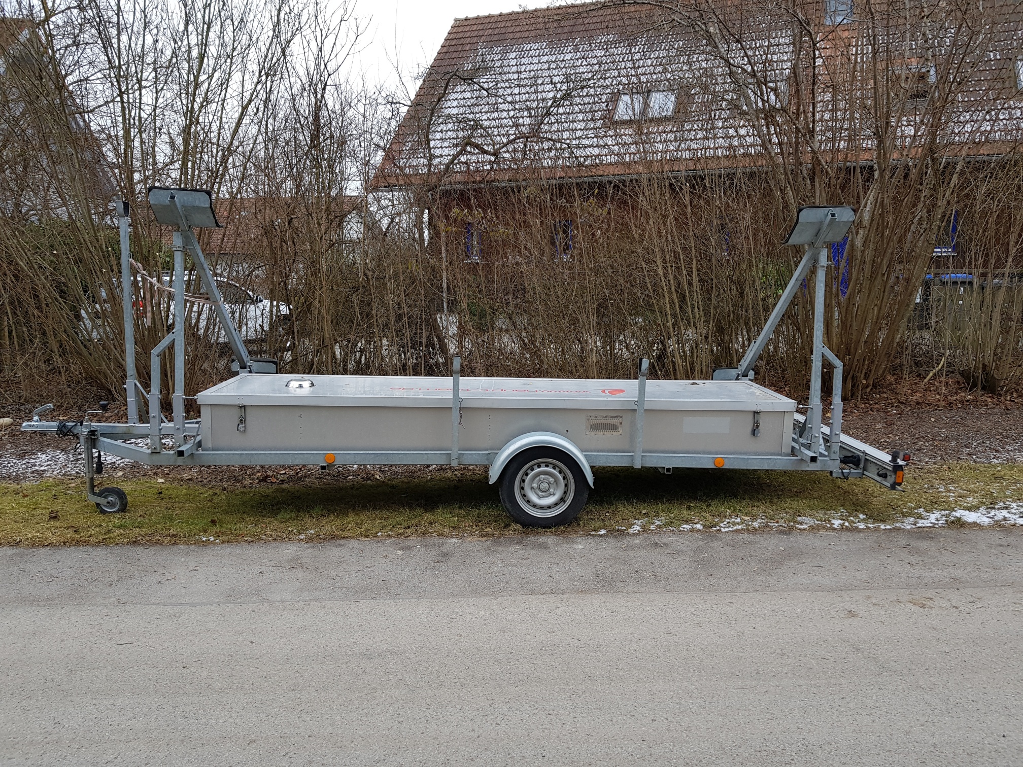 Vermiietung von Katamarantrailer