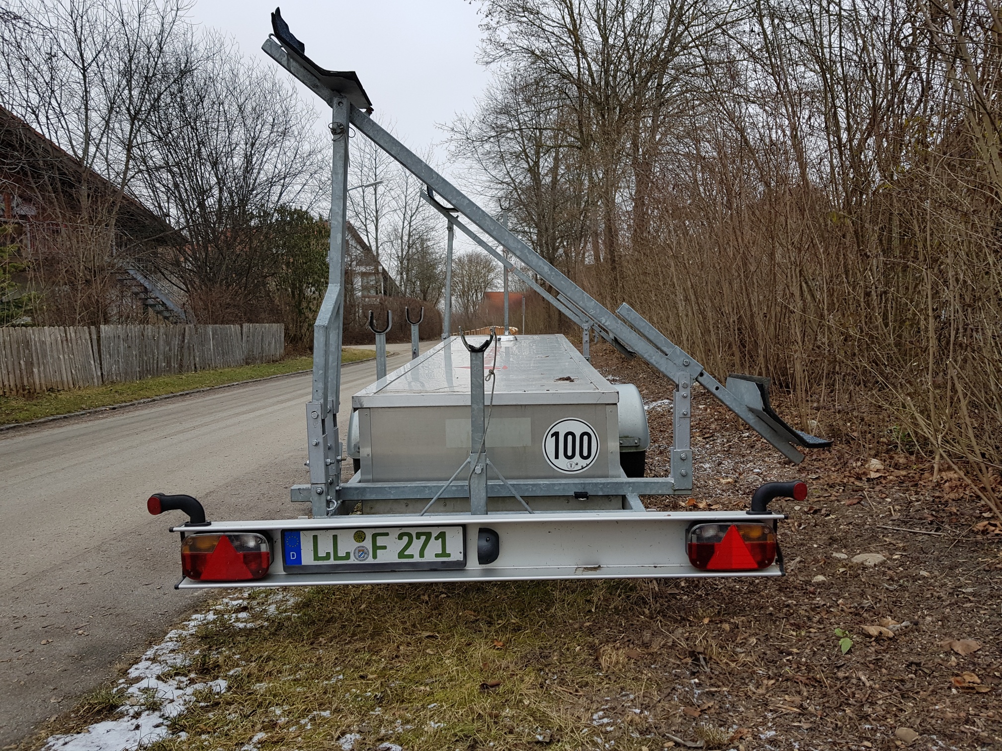 Vermietung von Katamaran Schrägtrailer